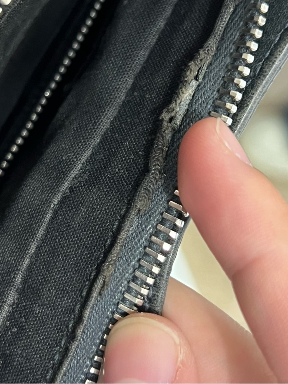 Balenciaga Giant Hip leather bag - Picture 7 of 14